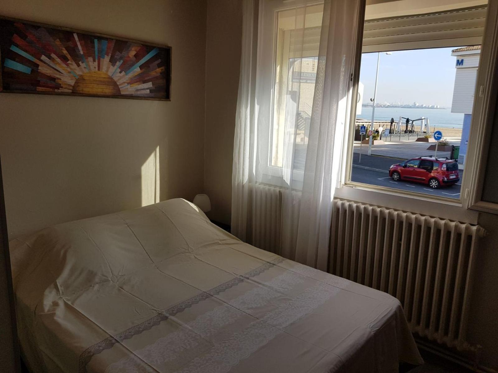 Hotel Restaurant Calypso Fos-sur-Mer Exterior photo