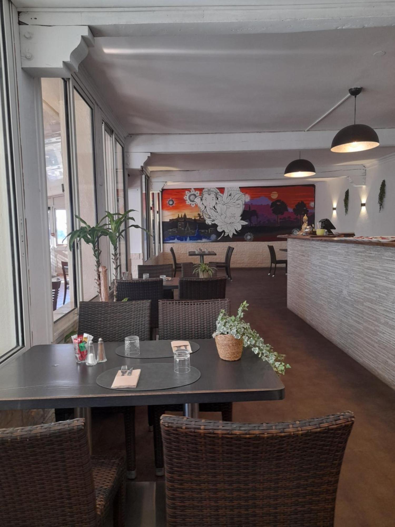 Hotel Restaurant Calypso Fos-sur-Mer Exterior photo