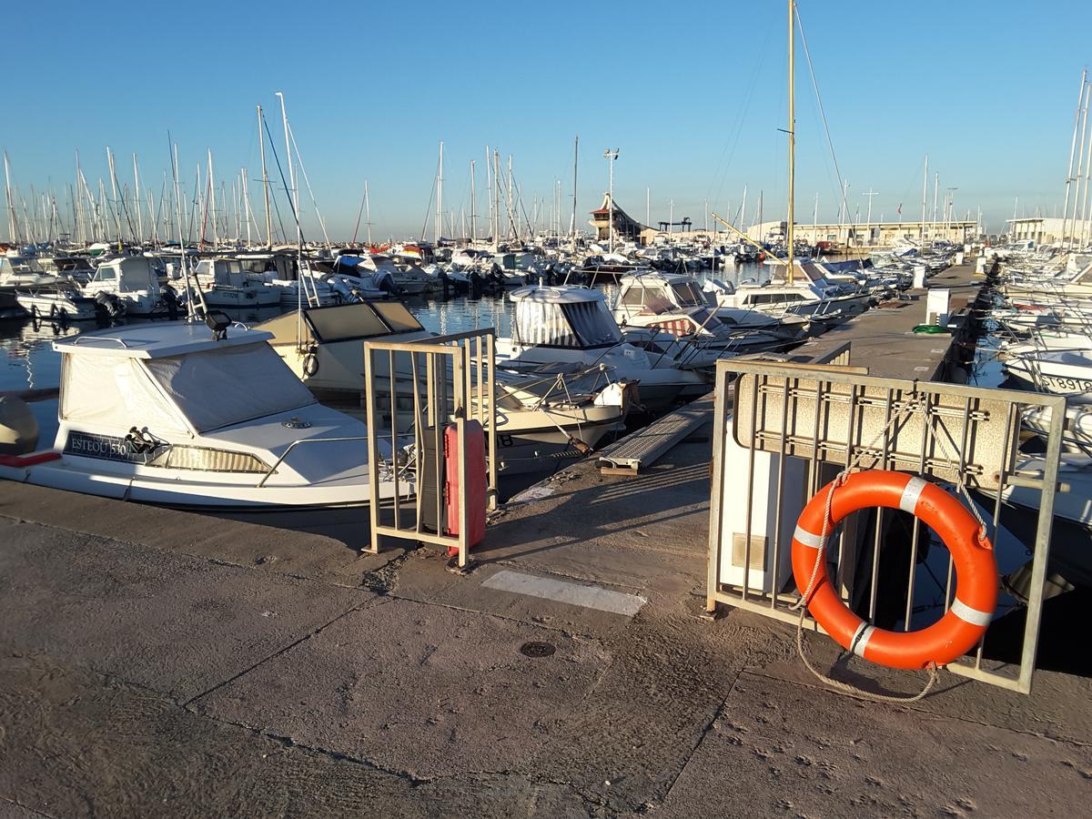 Hotel Restaurant Calypso Fos-sur-Mer Exterior photo
